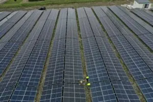 Limpieza de Paneles Solares en Suelo